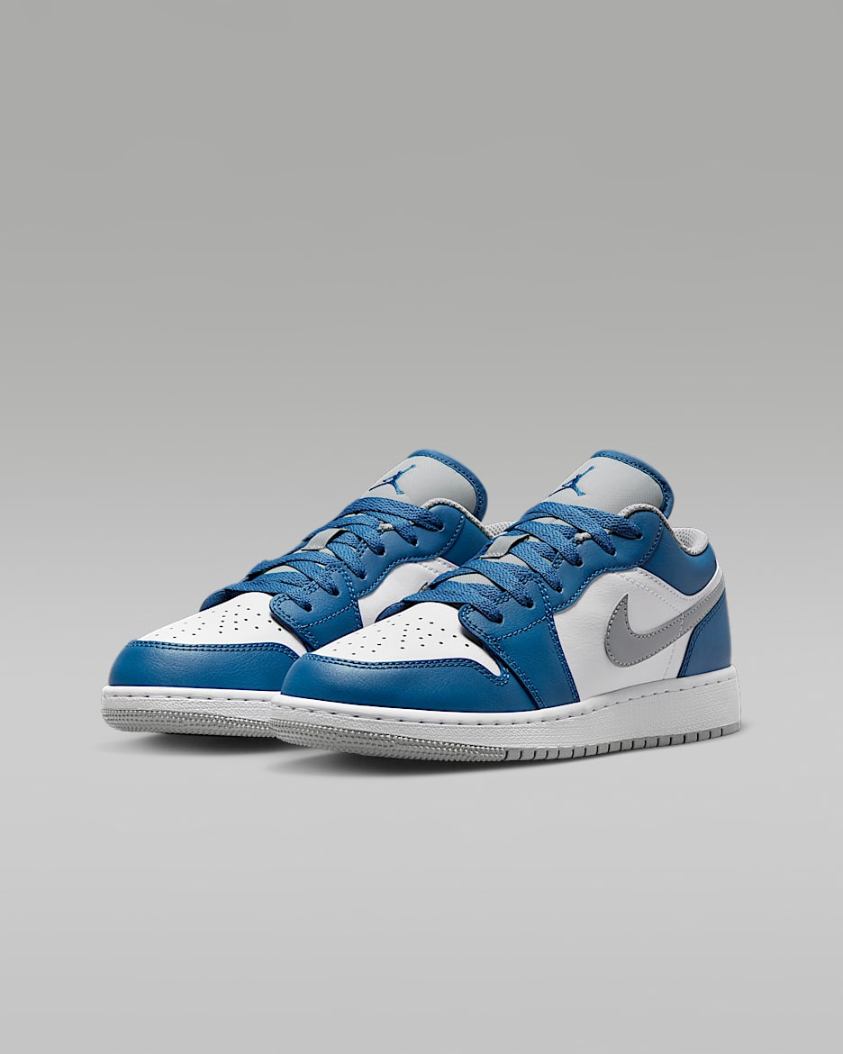 Air Jordan 1 Low Older Kids Shoes. Nike PH